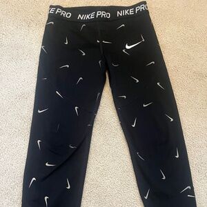 Women’s Nike pro leggings